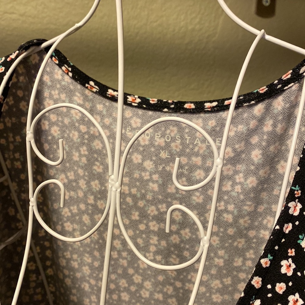 NWOT Short-sleeve Floral Minidress - Picture 3 of 7